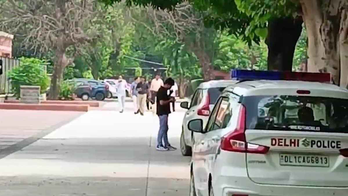 More than 20 schools in Delhi received bomb threats via email: Police