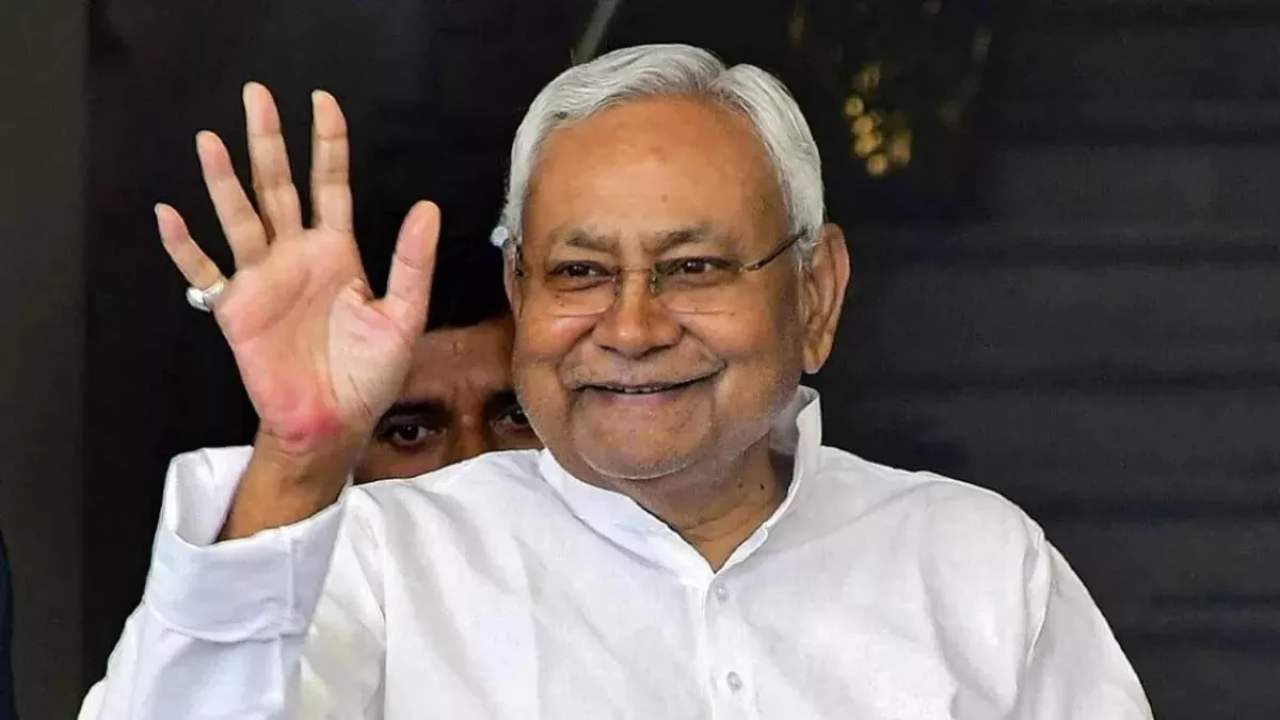 Nitish Kumar Reservation Policy, Bihar Women Reservation, 35 Percent Reservation for Women, Bihar Domicile Rule, Bihar Election 2025, Women Voters Bihar, Nitish Kumar Masterstroke, BPSC Reservation For Bihar Bihar Local Candidate Policy, Youth Commission Bihar, Bihar Government Latest Decision, Bihar Reservation Controversy, Nitish Kumar Women Empowerment, Bihar Job Quota for Women, Bihar Local VS Outsider Debate, Bihar Cabinet Decision, Bihar Youth Employment Policy, Nitish Kumar 2025 Strategy, Bihar Politics 2025, Female Voter Impact Bihar | Nitish's masterstroke before the election! Bihar's daughters will now get 35% reservation, will the mathematics of women votes change? , News Track in Hindi