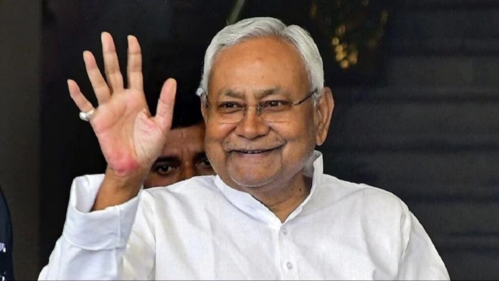 Nitish Kumar's Big Gift Before Bihar Assembly Asha Mamta Workers Get Increased Honorarium | Nitish Kumar's big gift, Asha and Mamta increase in salary before Bihar elections. News Track in Hindi
