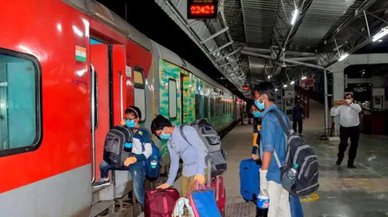 रेलवे में नहीं मिलती मर्जी की सीट ? जानें इसके पीछे का कारण