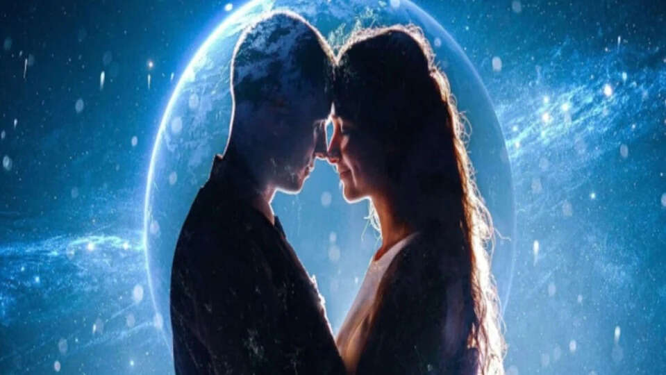 12 जुलाई को किन राशियों को मिलेगा प्रेम में सुखद मोड़ और किन्हें रहना होगा संभलकर? व्विरल फुटेज में जानिए सभी राशियों का प्रेम भविष्य 