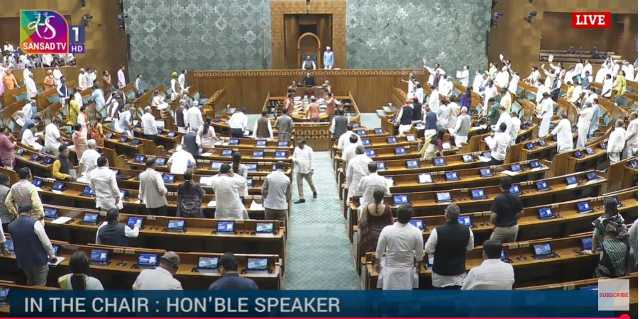 Opposition uproar before the discussion on 'Operation Sindoor' begins, the speaker furious; Lok Sabha postponed till 2 pm