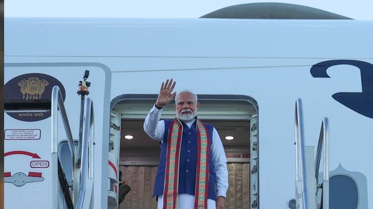 PM Modi returned to India, equals the total record of Congress Prime Ministers by giving 17 speeches in foreign parliament