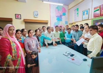 Panchayati Raj Ministry employees expressed outrage, memorandum submitted to SDM