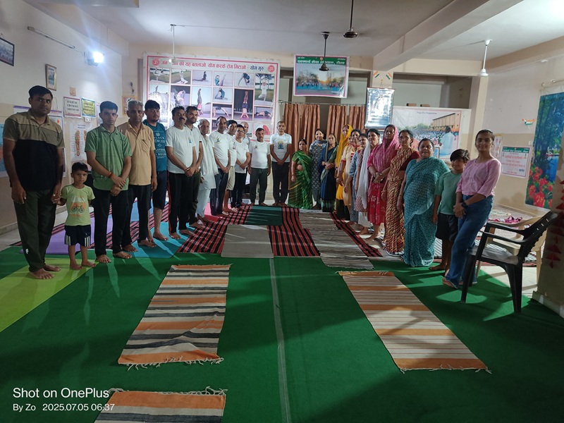 Patanjali family laying the foundation of nation building with yoga: Resolve to serve in teachers' meeting in Dausa