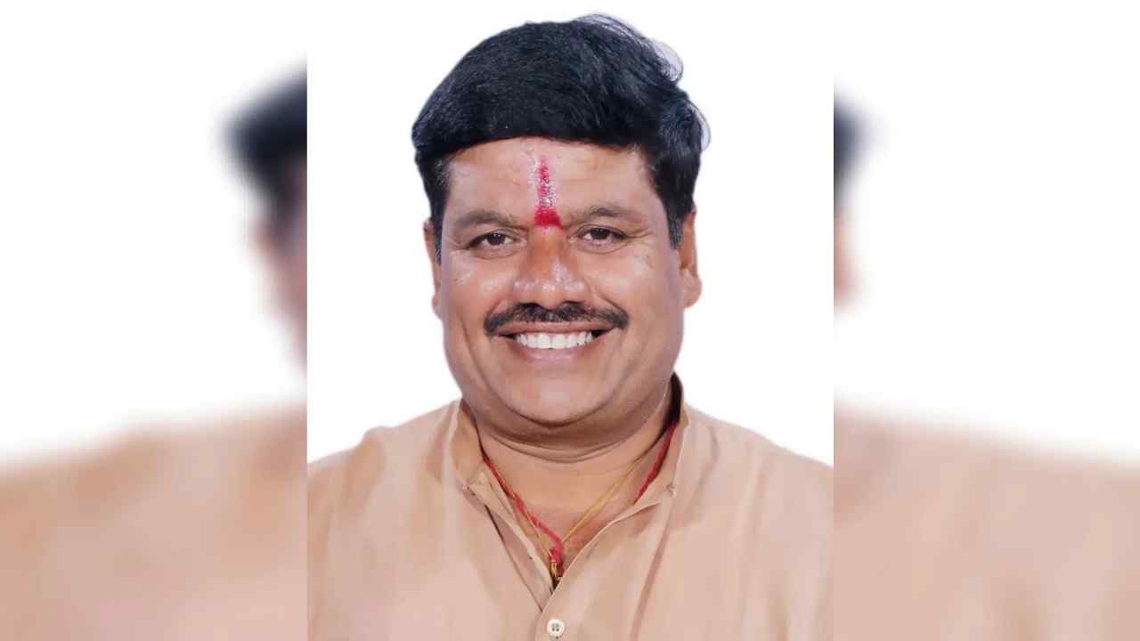 Politician Anil Ferozia | Politician Anil Ferozia Biography | Politician Anil Ferozia Lifestyle | Politician Anil Ferozia Education | Politician Anil Ferozia Family | Politician Anil Ferozia Political Career | Today Latest News in Hindi NewsTrack Samachar | Politician Anil Ferozia: Light voice from Ujjain to Parliament - Anil Ferozia | News Track in Hindi