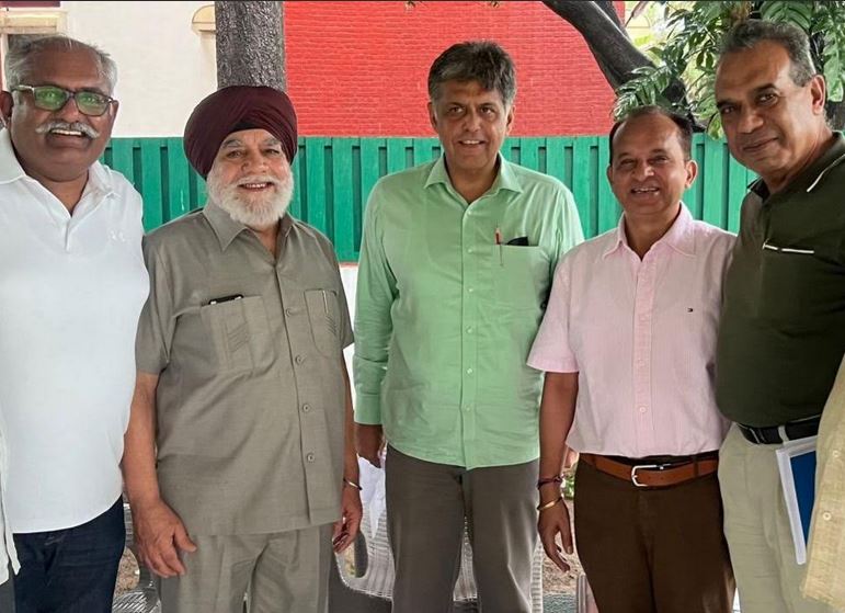 Property consultants delegation met MP Manish Tiwari on issues related to property transaction