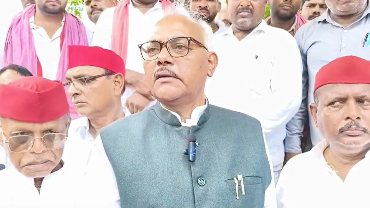 Rae Bareli Murder Sparks Political Uproar: Sp Leaders Blame Government Over Law and Order | Raebareli news; Politics over the murder of a woman in Rae Bareli, SP delegation said - this 'failure of the government'. News Track in Hindi
