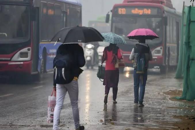 Rain relief in Delhi-NCR, temperature drop, 'yellow alert' continues