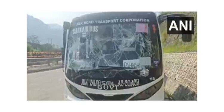 Ramban: The last vehicle of Pahalgam convoy collided with four stranded vehicles; 36 passengers injured marginally