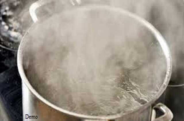 Ruckus for 10 rupees of tea, Muidin flew the young man on the young man; Face-body badly scorched