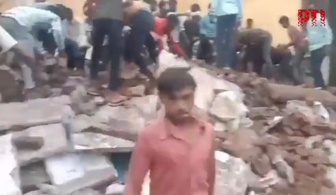 School roof fell in Jhalawar, Rajasthan, four students died