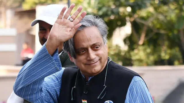 थरूर की आम पार्टी में छाया सियासी रंग!  BJP नेताओं की लगी भीड़, जानिए कांग्रेस से कौन-कौन रहा मौजूद ?