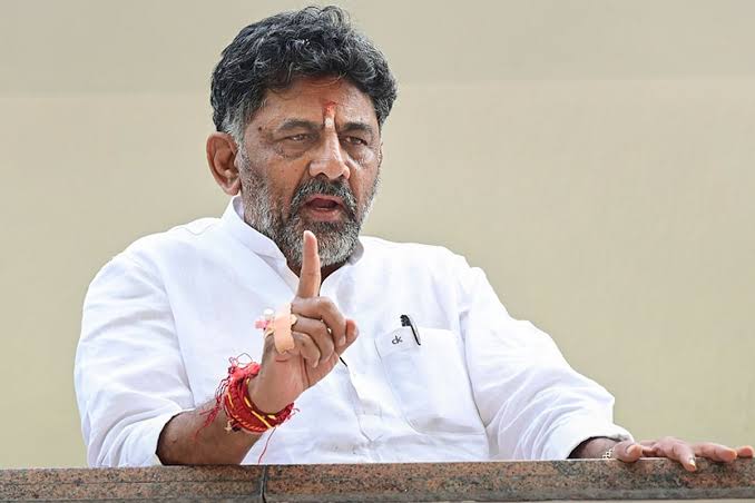 Shivkumar's statement on speculation of rift in Karnataka Congress, said- 'I am according to my party ...'