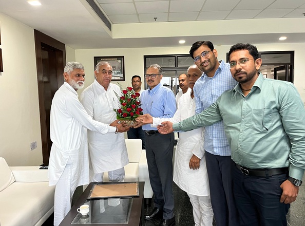 Skill Development Board President Ram Gopal Suthar received from DGP Rajiv Sharma, proposal for visiting Bikaner