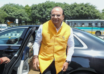 Strictness on illegally made Aadhaar card in Delhi, Lieutenant Governor gave strict instructions to officials