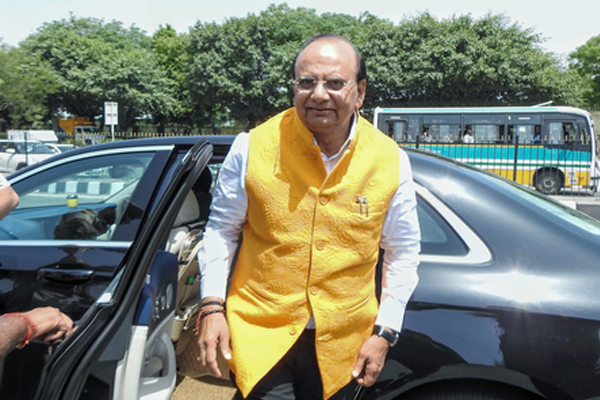 Strictness on illegally made Aadhaar card in Delhi, Lieutenant Governor gave strict instructions to officials