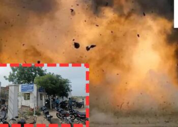Tamil Nadu Sivakasi Massive Blast | 5 Died | Firecracker Factory Blast | Tamil Nadu Factory Accident | Sivakasi Fire Accident | Administrative Teams Engaged In Investigation | Shivkashi trembled due to terrible explosion! 5 killed, people were shocked to see the scene - administrative teams engaged in investigation. News Track in Hindi