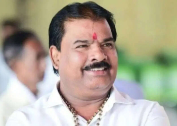 'This tights-bunion gang ...' Opposition thundered on the slapping MLA in Maharashtra, said-Hooliganism of power is ruining democracy