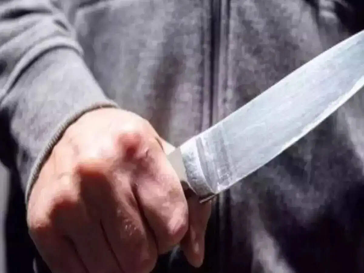 Two -year deep love, boyfriend suspected girlfriends, stabbed with knife