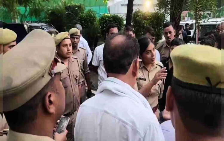वाराणसी में बीजेपी MLC अरुण पाठक और IPS अंजलि विश्वकर्मा की तीखी बहस का VIDEO वायरल, CM य्गी तक पहुंचा मामला 