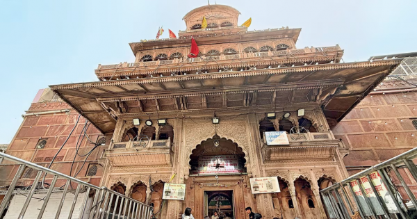 The Supreme Court asked the sharp questions to the Banke Bihari temple management, said- God belongs to everyone ... Why should the funds only go to your pocket?