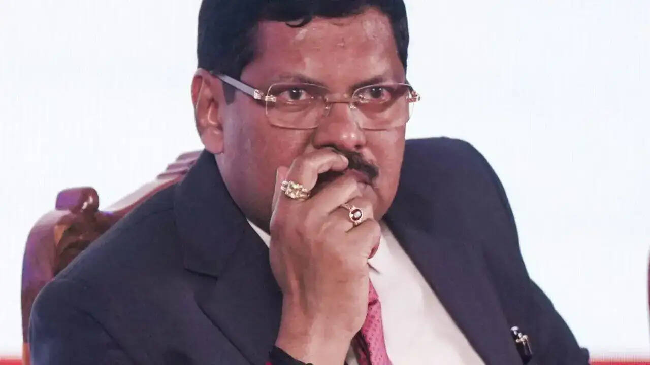 CJI Gawai's controversial statement said - 'It is not possible for me to vacate the government house till retirement', know what is the whole matter?