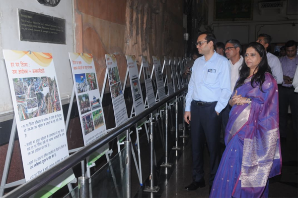 Central Bureau of Communications, Jaipur organized a picture exhibition at Jaipur Railway Junction on the destructive Memorial Day of Partition