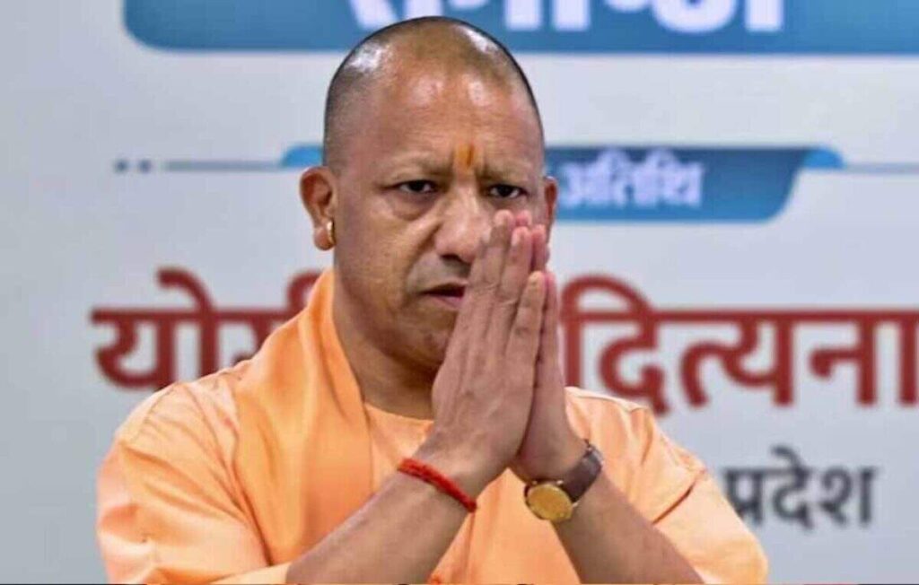 'First the Mughals looted, then the British destroyed and whatever was left ...' Watch CM Yogi's strong attack on the opposition in the video