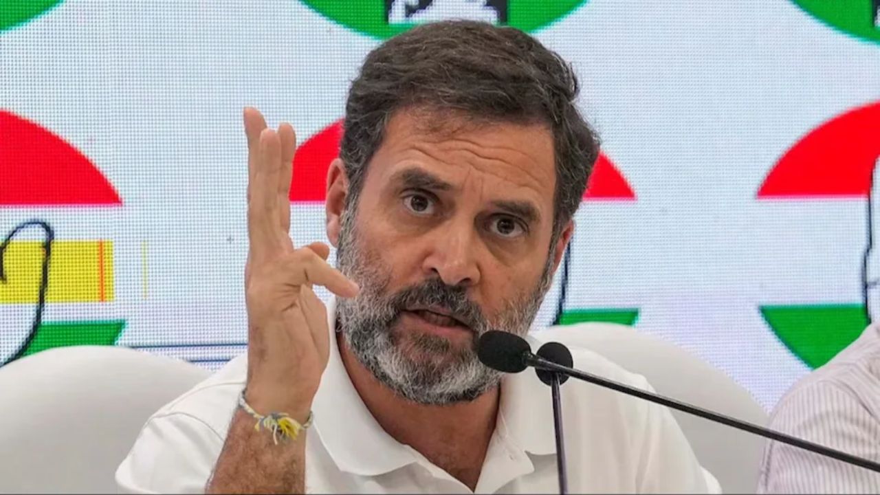 I have an atom bomb when it explodes then Rahul Gandhi Attack on Election Commission | Rahul Gandhi EC Controversy | , I have an atom bomb, when it gets torn…, Rahul Gandhi's sharp attack on the Election Commission. News Track in Hindi