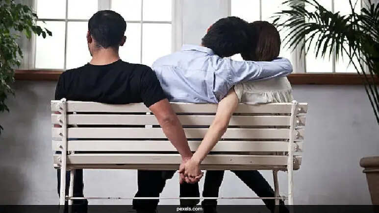 भारत में सिर्फ 2 सालों में 16% तक घटी बेवफाई की दर, रिश्तों में ‘स्पष्टता’ को ‘अराजकता’ पर दी जा रही तरजीह, सर्वे में हुआ बड़ा खुलासा