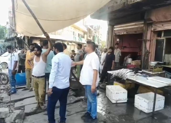 Large action of the Animal Management Branch in Sanganer Zone and Jagatpura zone, about 300 kg illegal meat, meat seized