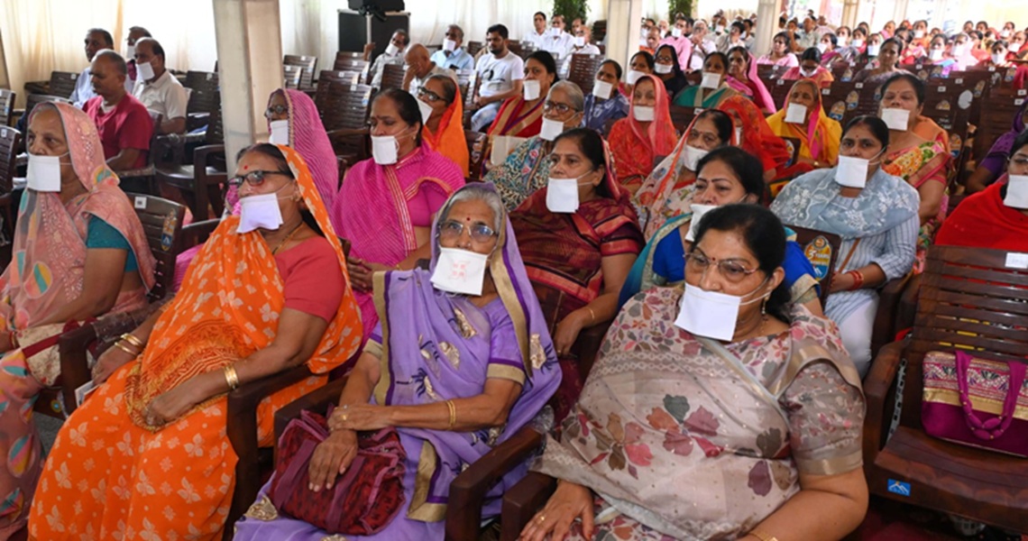 Mahasadhvi Kumudalaji MS Chaturmasic discourse in Diwakar Kamla Darbar under the guidance of
