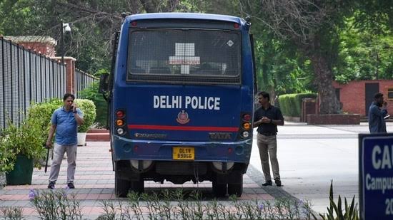 Many schools in Delhi threatened to blow up, search operations continue