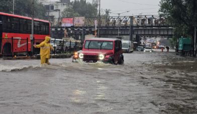 Mumbai suffered due to heavy rains: Government offices closed, appeal to private companies to allow employees to work from home