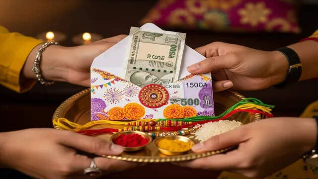 Raksha Bandhan 2025 : इस रक्षाबंधन पर बहन को तोहफे में दे ये 10 दमदार शेयर, अगले साल की राखी तक हो जायेगा इतना पैसा की संभाल नहीं पाएंगी 