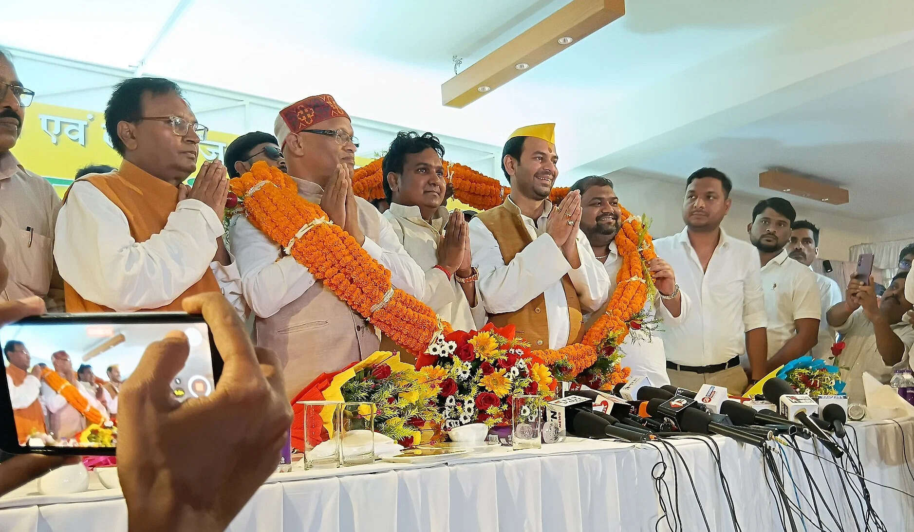 तेज प्रताप यादव ने किया नई राजनीतिक पारी का आगाज़, 5 दलों के साथ गठबंधन कर RJD-कांग्रेस को भी भेजा न्योता