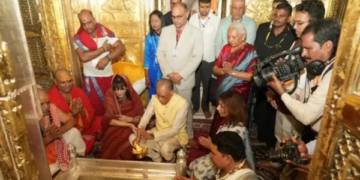 Varanasi News: PM of Mauritius visited Vishwanath Temple in Kashi, took part in Ganga Aarti