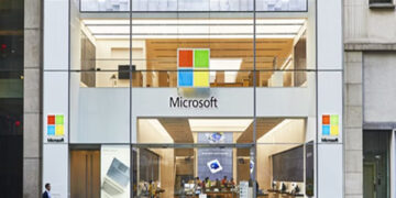 American tech firms urged their H-1B visa employees to return to America before Sunday deadline