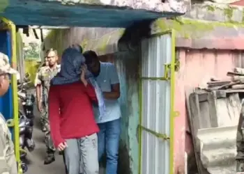 2 Suspected Isis Terrorists Arrested: Two suspected ISIS terrorists arrested from Delhi and Ranchi, raids more than 12 places across the country, two suspended ises terrrorists arrested from delhi and ranchi, raids conducted at more than 12 Places COLCES COLCES COLCES CONCES Country