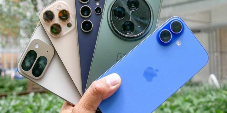 39% jump in India's smartphone exports in August 2025