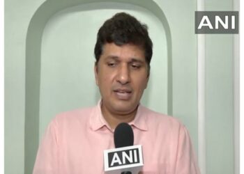 Aam Aadmi Party leader Saurabh Bhardwaj hit back at BJP, "Our activists and Arvind Kejriwal are helping Punjab flood victims