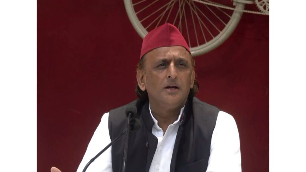 Akhilesh Yadav criticizes the Center on H-1B visa fee, weakened the foreign policy of the government