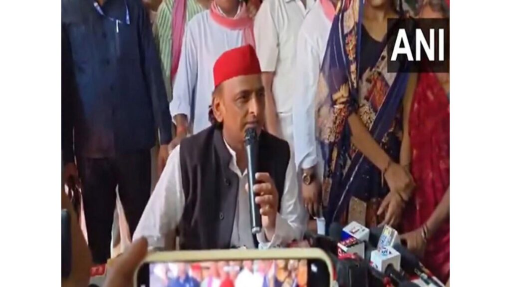 Akhilesh Yadav's response to American tariff, said "Can't spoil relations with America"