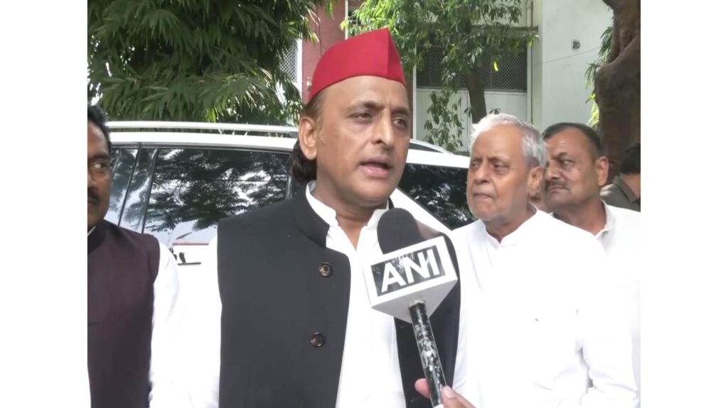 Akhilesh Yadav's statement on the decision of America to impose 100% tariff on medicines, said "damage to the nation due to BJP's failure"
