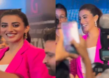 Akshara Singh reached Patna in Boss Lady Avatar, actress showed her fire in front of hundreds of cameras