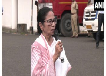 Amid the increasing opposition in Nepal, the Chief Minister of West Bengal appealed to the border districts, said "Keep peace, this is not our case, we should not intervene"