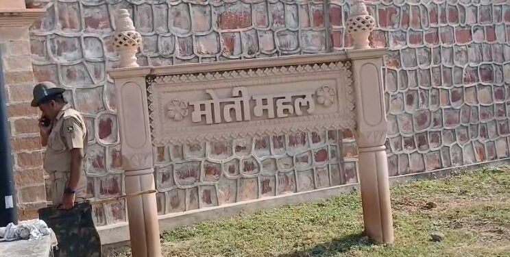 Anirudh Singh Naphar tricolor on Moti Mahal, demand for princely flag weakened