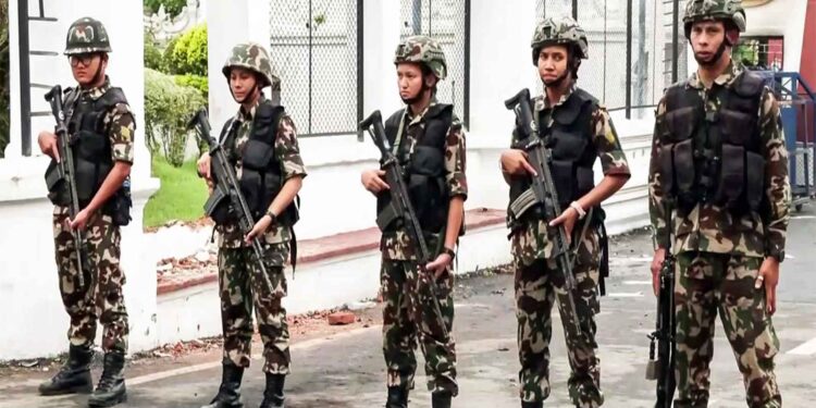 Army extended curfew in many districts of Nepal, firing on prisoners fleeing from jail, 12 injured