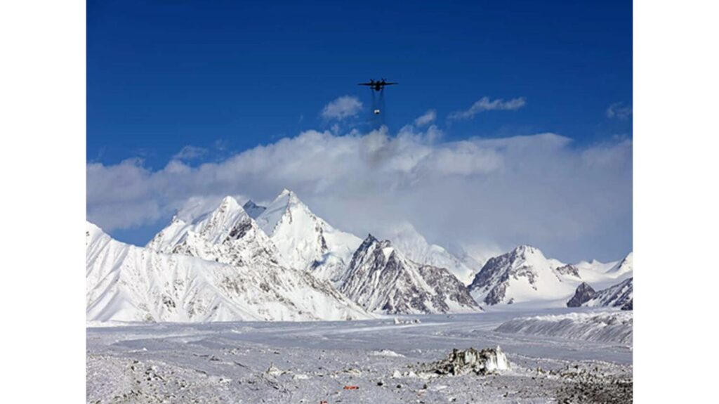 Avalanche at Indian Army camp in Siachen, 3 soldiers killed